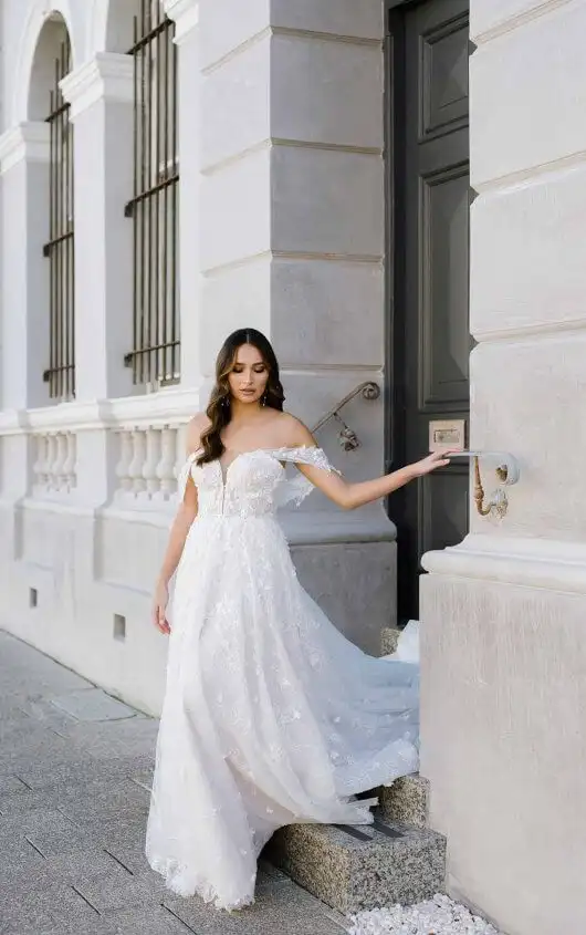 Elegant Lace Sweetheart Wedding Dress with Off-the-Shoulder Straps, 1321, by Martina Liana