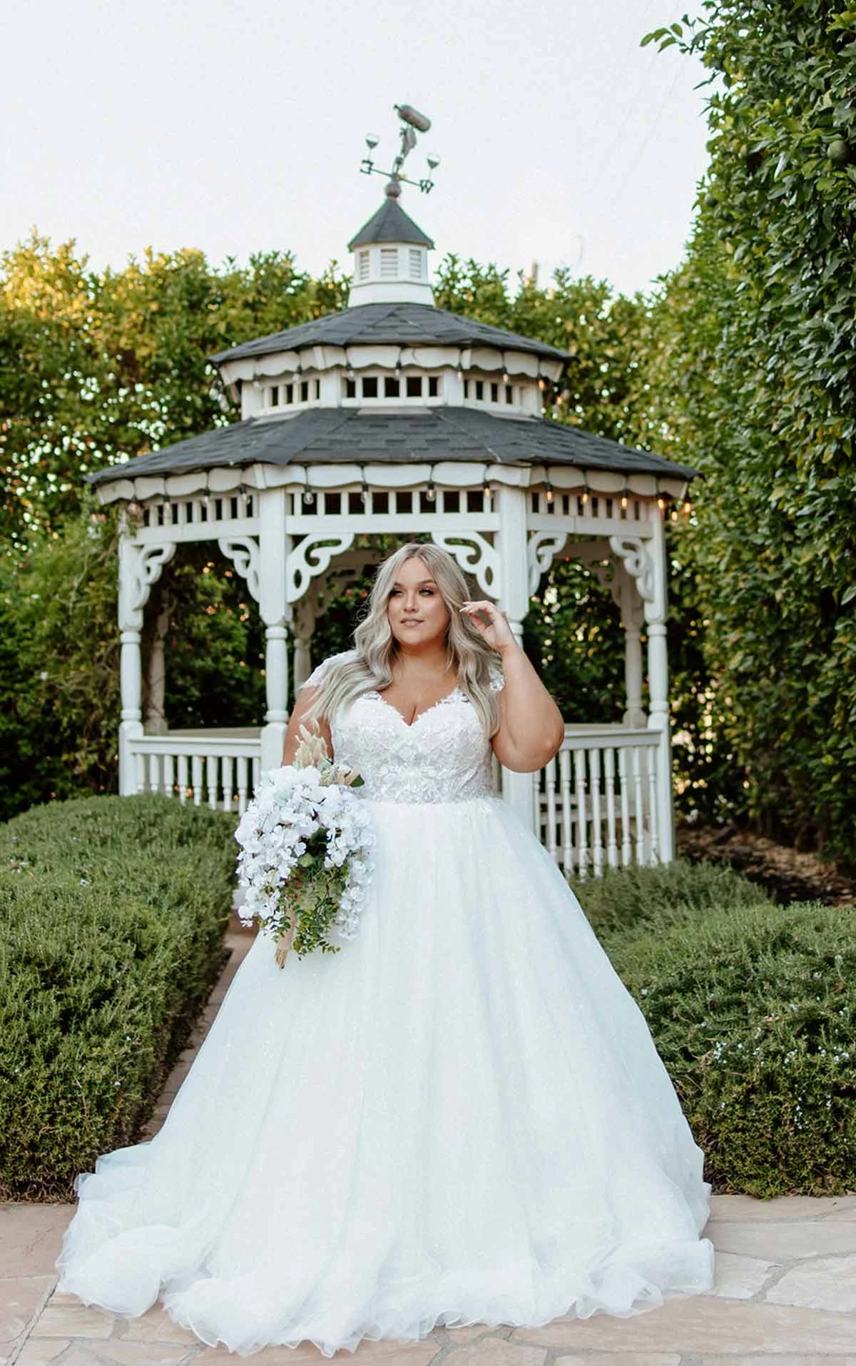 7640+ Sparkling Lace Plus Size Princess Ballgown Wedding Dress  by Stella York