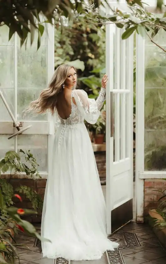 Romantisches A-Linien Brautkleid aus Spitze und Tüll mit tiefem Rückenausschnitt, 7678, by Stella York