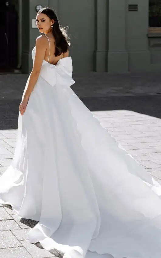 Classic Ballgown Wedding Dress with V-Neckline and Back Bow, 1394, by Martina Liana